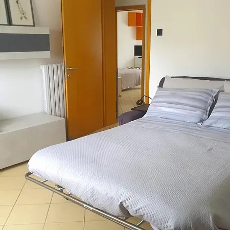 아파트 ᑕᗩsᗩ ᗰᗩᖴᗩᒪᗪᗩ A 2 Passi Dalla Stazione E Dal Centro Storico, Posto Auto Interno 이몰라