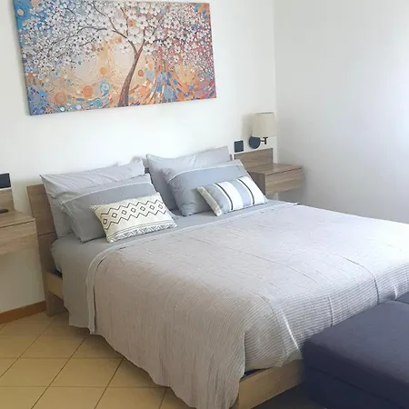 ᑕᗩsᗩ ᗰᗩᖴᗩᒪᗪᗩ A 2 Passi Dalla Stazione E Dal Centro Storico, Posto Auto Interno Apartamento Imola