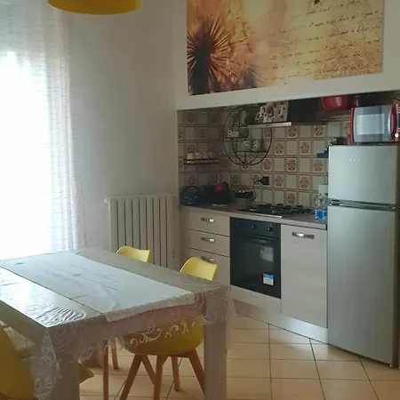 Apartamento ᑕᗩsᗩ ᗰᗩᖴᗩᒪᗪᗩ A 2 Passi Dalla Stazione E Dal Centro Storico, Posto Auto Interno