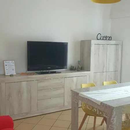 ᑕᗩsᗩ ᗰᗩᖴᗩᒪᗪᗩ A 2 Passi Dalla Stazione E Dal Centro Storico, Posto Auto Interno *