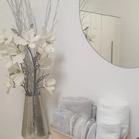 Διαμέρισμα ᑕᗩsᗩ ᗰᗩᖴᗩᒪᗪᗩ A 2 Passi Dalla Stazione E Dal Centro Storico, Posto Auto Interno