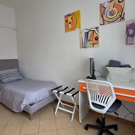 ᑕᗩsᗩ ᗰᗩᖴᗩᒪᗪᗩ A 2 Passi Dalla Stazione E Dal Centro Storico, Posto Auto Interno Imola