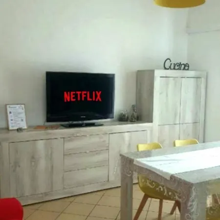 Apartamento ᑕᗩsᗩ ᗰᗩᖴᗩᒪᗪᗩ A 2 Passi Dalla Stazione E Dal Centro Storico, Posto Auto Interno *