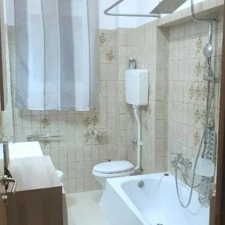 ᑕᗩsᗩ ᗰᗩᖴᗩᒪᗪᗩ A 2 Passi Dalla Stazione E Dal Centro Storico, Posto Auto Interno 아파트 이몰라