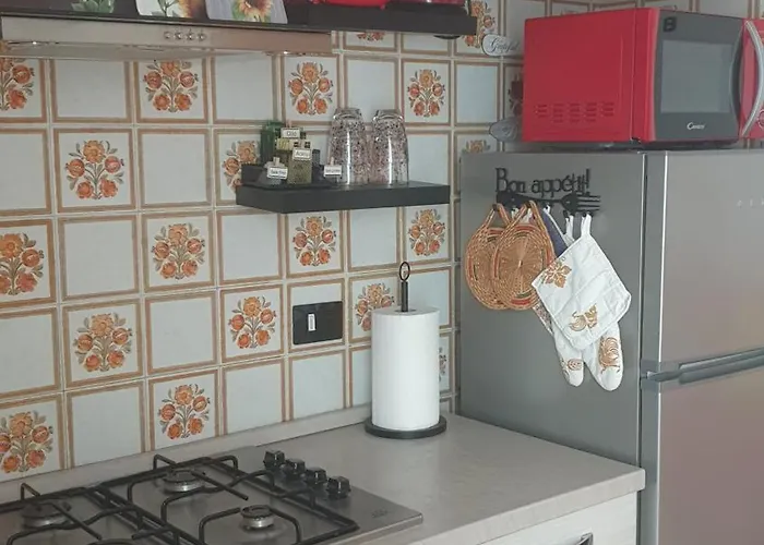 ᑕᗩsᗩ ᗰᗩᖴᗩᒪᗪᗩ A 2 Passi Dalla Stazione E Dal Centro Storico, Posto Auto Interno Imola