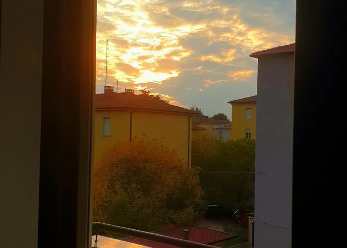 ᑕᗩsᗩ ᗰᗩᖴᗩᒪᗪᗩ A 2 Passi Dalla Stazione E Dal Centro Storico, Posto Auto Interno Imola