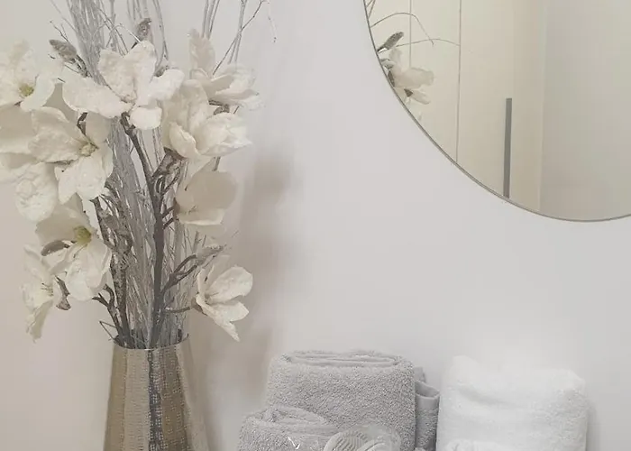 Lejlighed ᑕᗩsᗩ ᗰᗩᖴᗩᒪᗪᗩ A 2 Passi Dalla Stazione E Dal Centro Storico, Posto Auto Interno